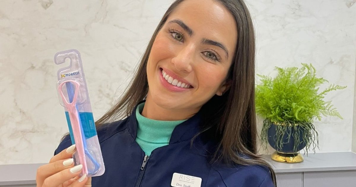 You are currently viewing De quanto em quanto tempo devo fazer a limpeza nos dentes?